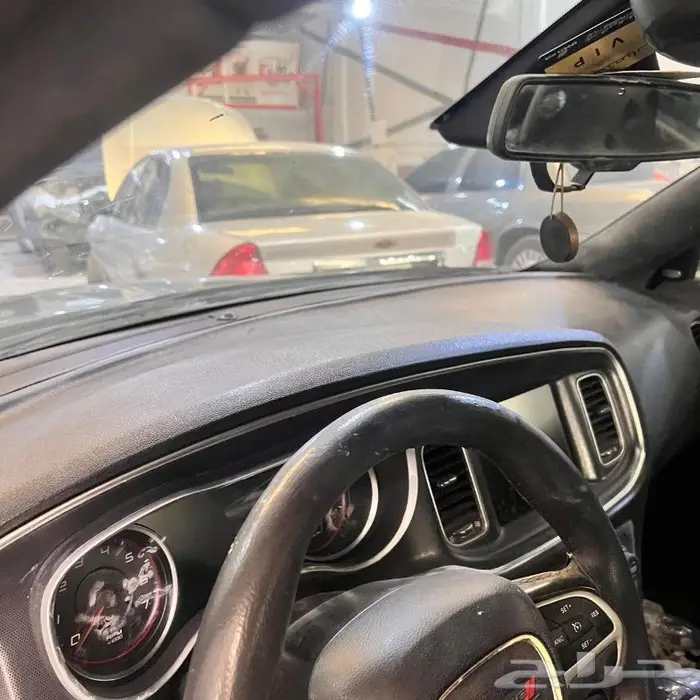 اصلاح وترميم الديكورات للسيارات 4