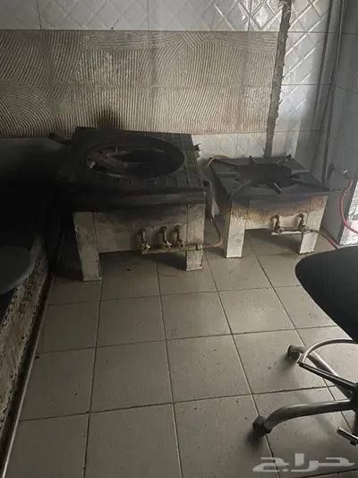 اغراض مطعم بحالة ممتازة للبيع 2