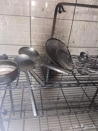 اغراض مطعم بحالة ممتازة للبيع 9