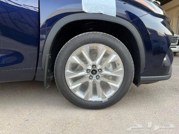 تويوتا هايلاندر 2023 لميتد اقساط فقط 5