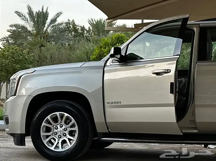 يوكن 2017 SLE قصير عداد 170 1