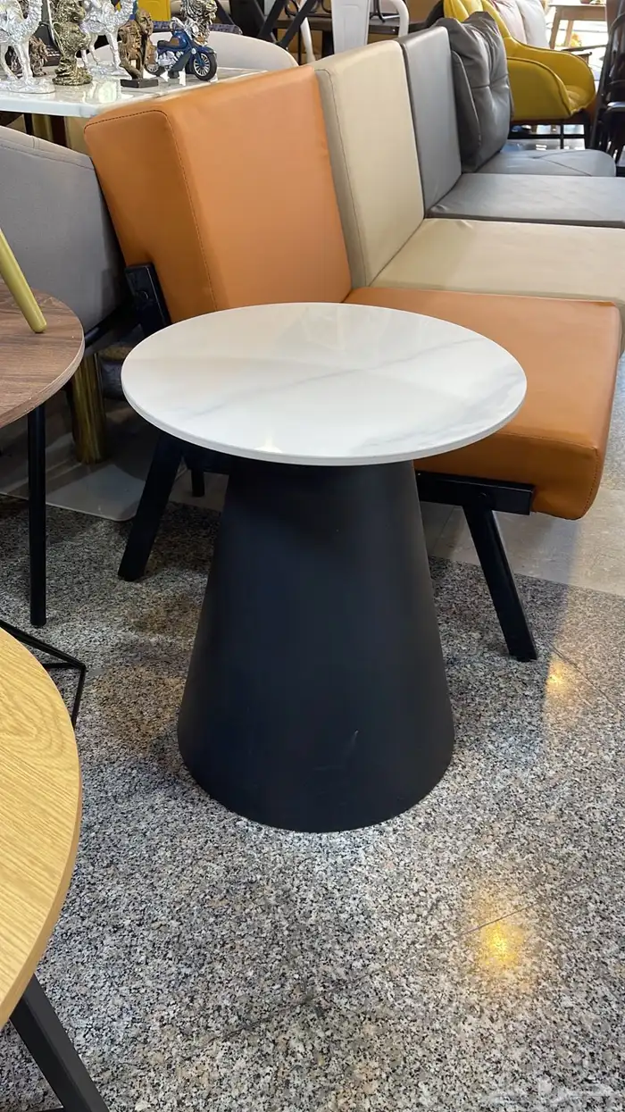 طاولات وكراسي مميزة 22