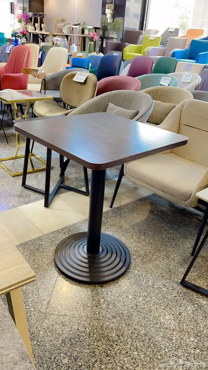 طاولات وكراسي مميزة 23