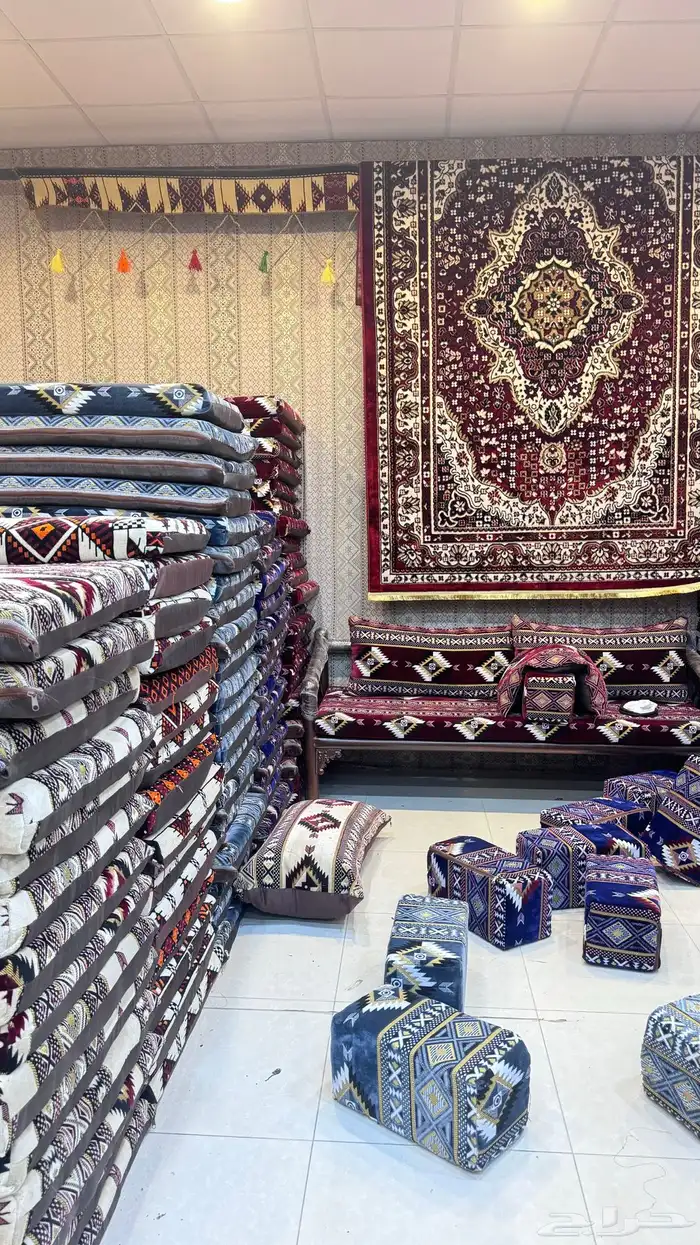 مراكيز وجلسات خارجية وكراسي 0