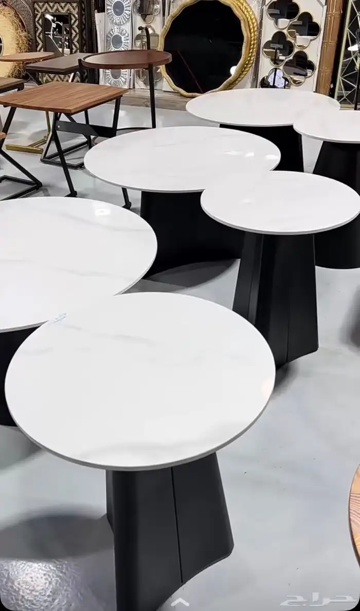 طاولات وكراسي مميزة 31