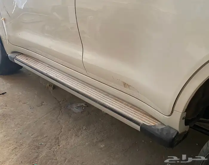 باب لاندكروزر 2021 نظيف 1