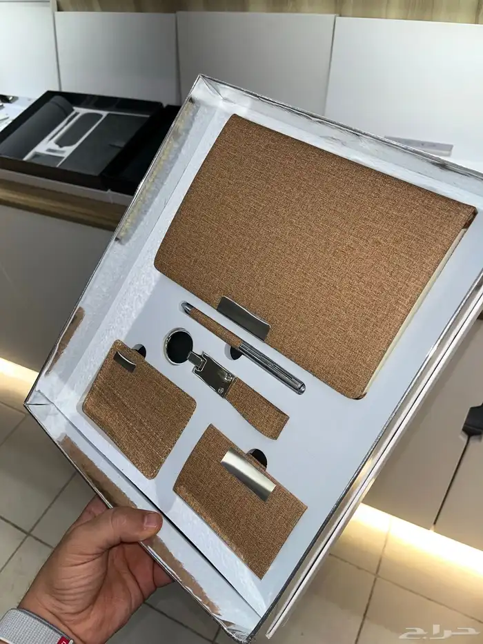 اطقم فاخرة مع طباعة 10