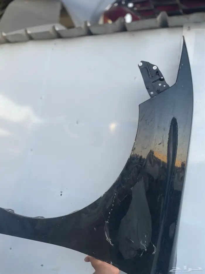 رفرف امامي يسار لكزس es 2023 اسود 0