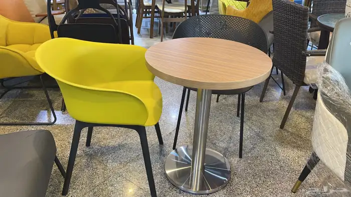 طاولات وكراسي مميزة 9