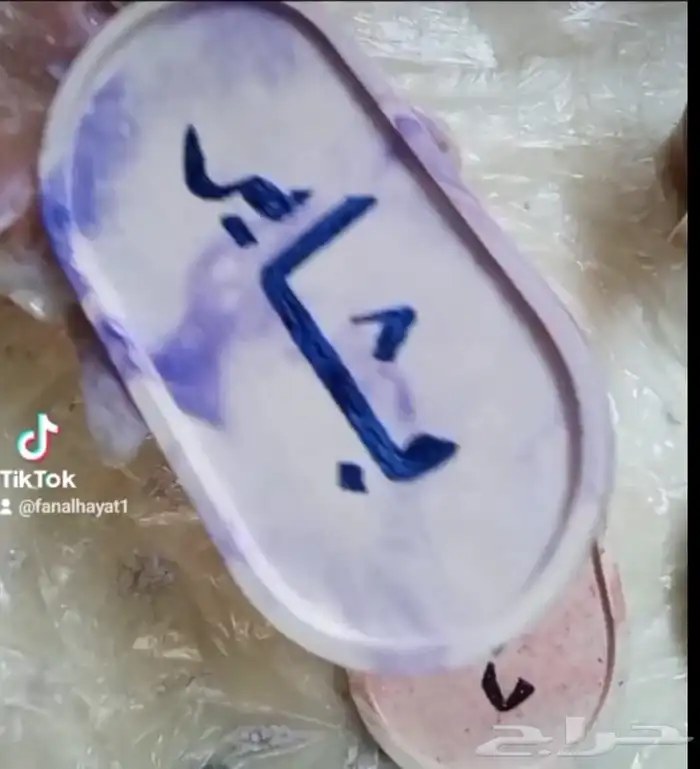 كتابة اسماء او رسم يدوي او نحت على الزجاج والاكواب او الجبس 0