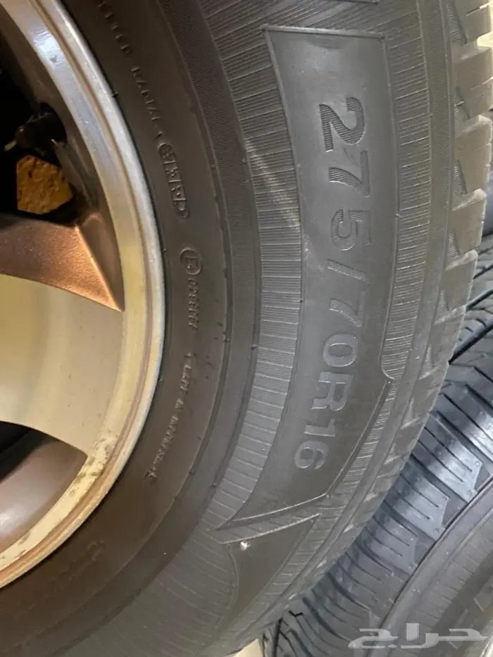 4 تيرات تويوتا مقاس 275 70 R16 مستعملة بحالة جيدة - الظهران 1