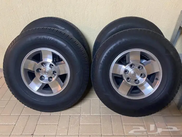4 تيرات تويوتا مقاس 275 70 R16 مستعملة بحالة جيدة - الظهران 0