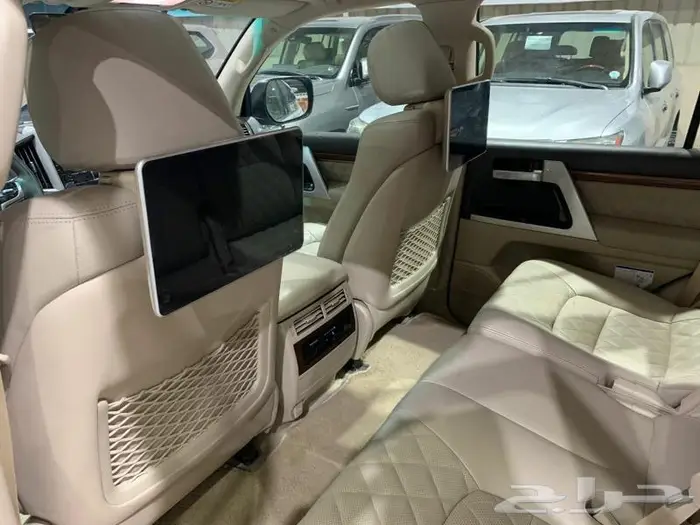 لاندكروزر VXR وايت اديشن رقم 1 بدون هيدروليك بريمي 2018 10