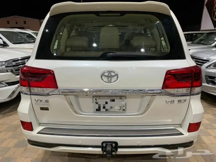 لاندكروزر VXR وايت اديشن رقم 1 بدون هيدروليك بريمي 2018 5