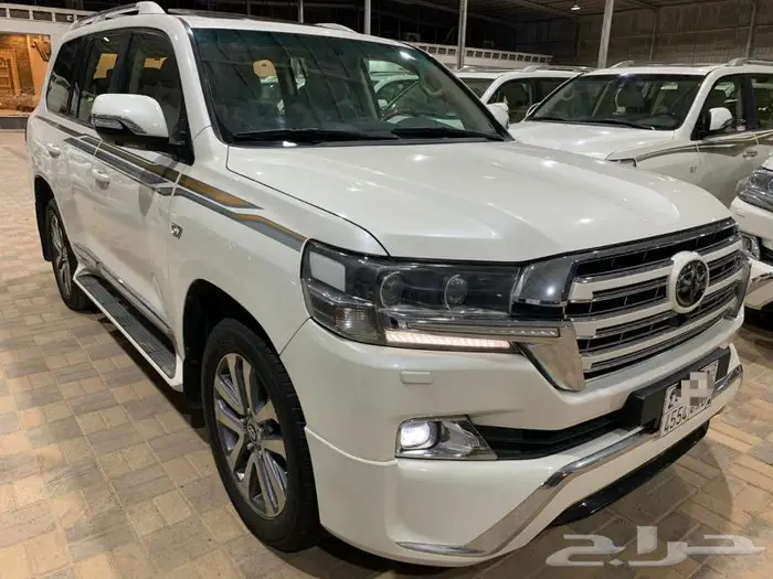 لاندكروزر VXR وايت اديشن رقم 1 بدون هيدروليك بريمي 2018 1