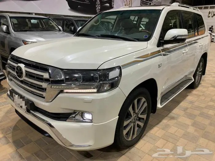 لاندكروزر VXR وايت اديشن رقم 1 بدون هيدروليك بريمي 2018 2