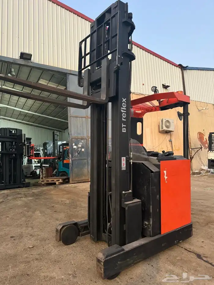 رافعة شوكية BT ريتش تراك (BT Reach Trucks) 1