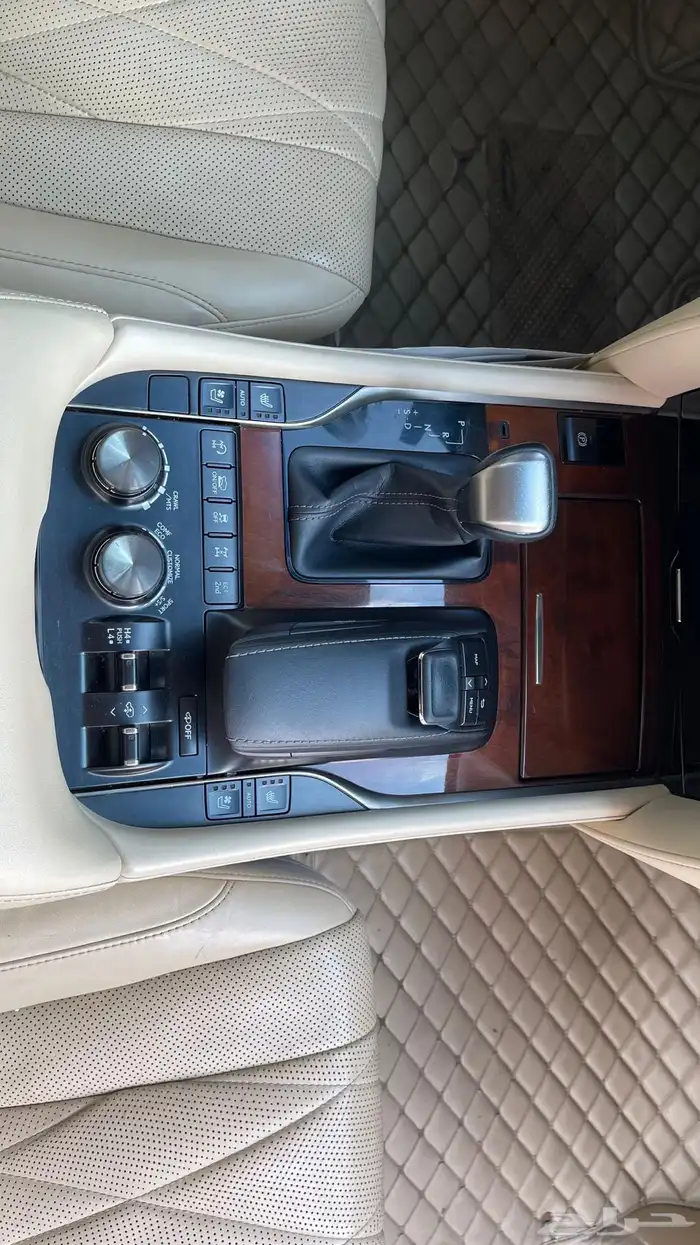 جيب لكزس بلاك اديشن LX570 2019 40