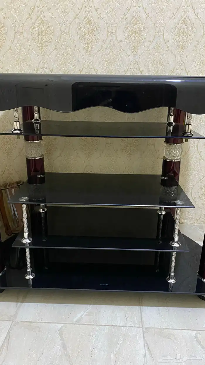 طاوله قزاز نظيفة للبيع 3