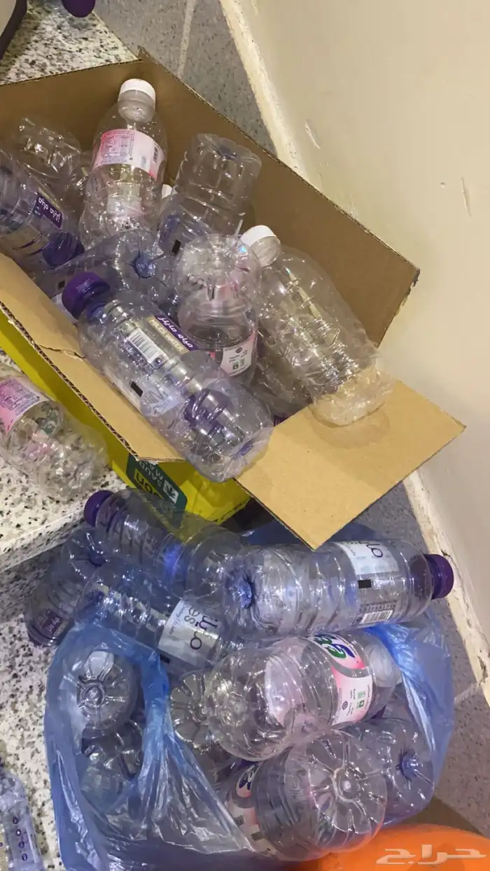 علب بلاستك وكراتين للبيع 0