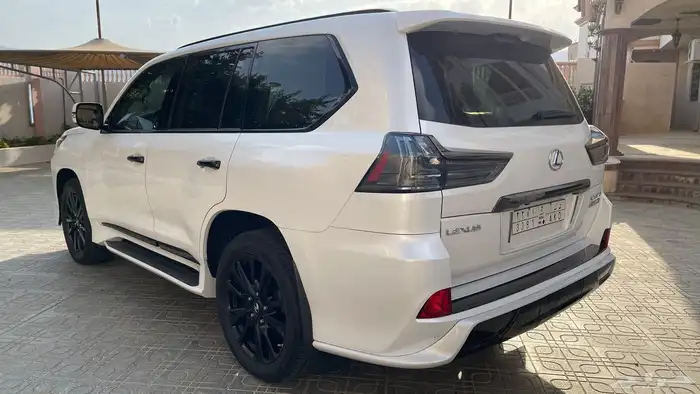 جيب لكزس بلاك اديشن LX570 2019 3