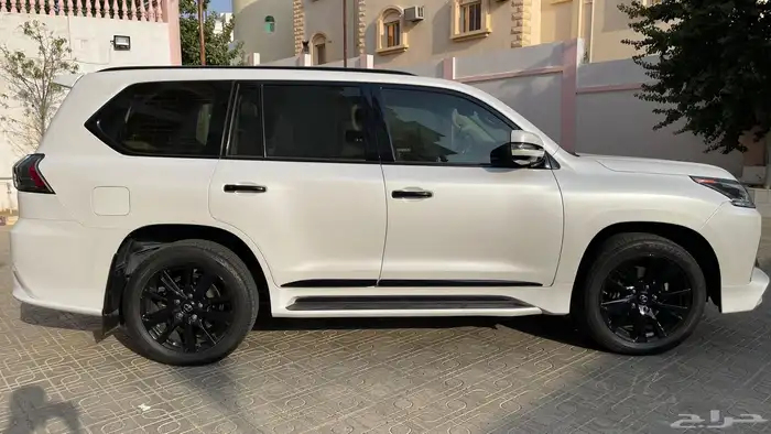جيب لكزس بلاك اديشن LX570 2019 1