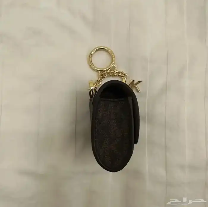 محفظه ماركه مايكل كورس لسماعه ايربودز برو 1