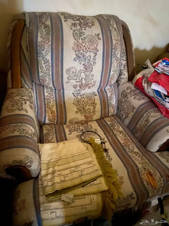 ريسيفرات وكنب فوتيه اتنين قطعه وانبوب غاز 3