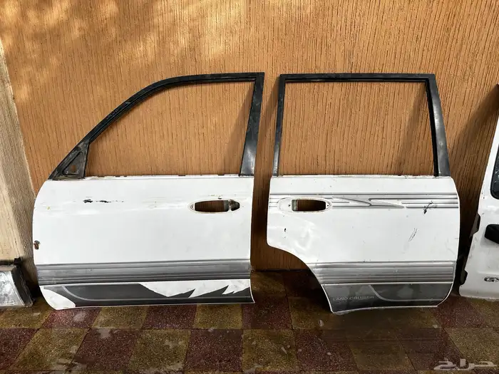 أبواب لاندكروزر للبيع  جنوط بكفرات  دعسات جانبيه  شبك 0