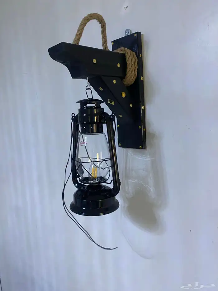 فانوس تراثي مع قاعدة جدارية 3
