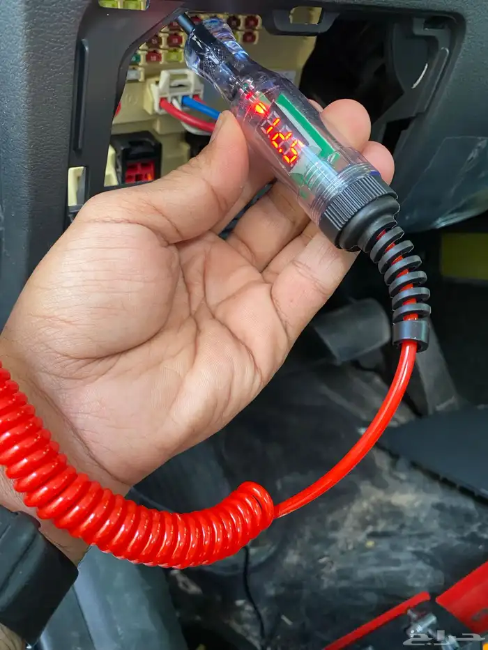 فني سعودي تركيب داش كام للمركبات 15