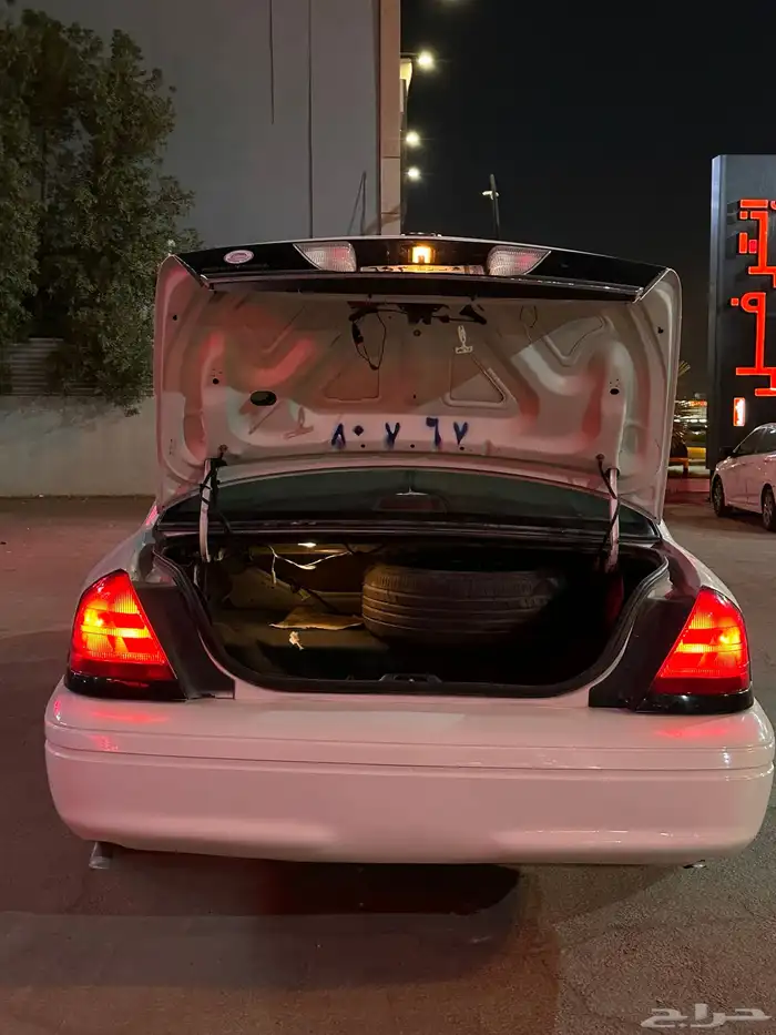 فورد فكتوريا بوليسي 2006 للبيع 23