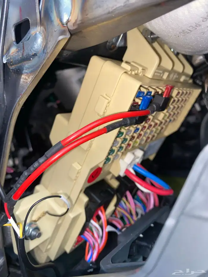 فني سعودي تركيب داش كام للمركبات 14