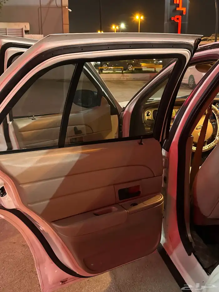 فورد فكتوريا بوليسي 2006 للبيع 27