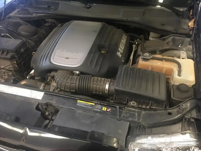 كرايزلر هيمى c300 قطع غيار 3