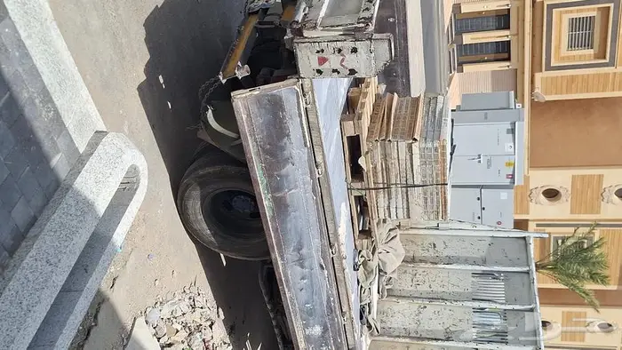 قلاب للنقل ومواد بناء 2