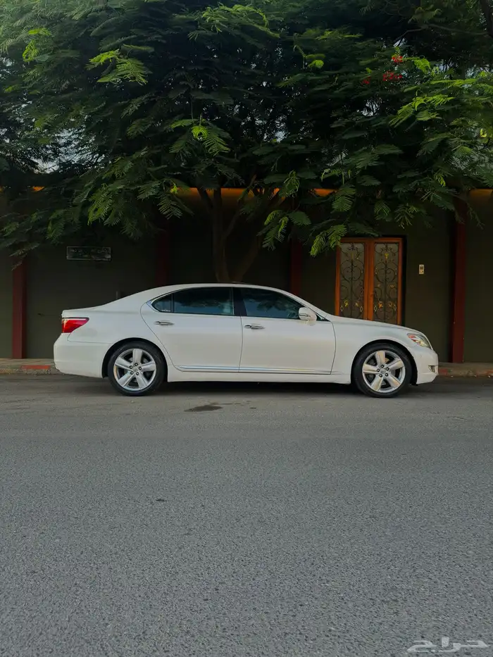 لكزس LS460L 2010 سعودي 3