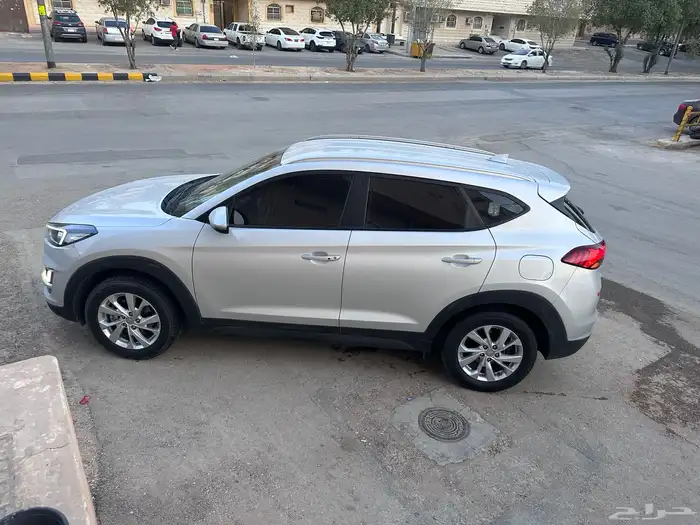 للبيع هونداي توسان ديزل تيربو قمة فالنظافة البدي خالي تمام 2
