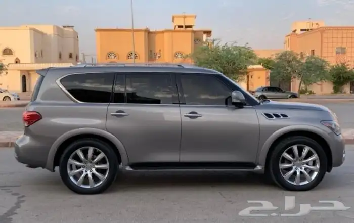 جيب انفينتي QX56 موديل 2011 6