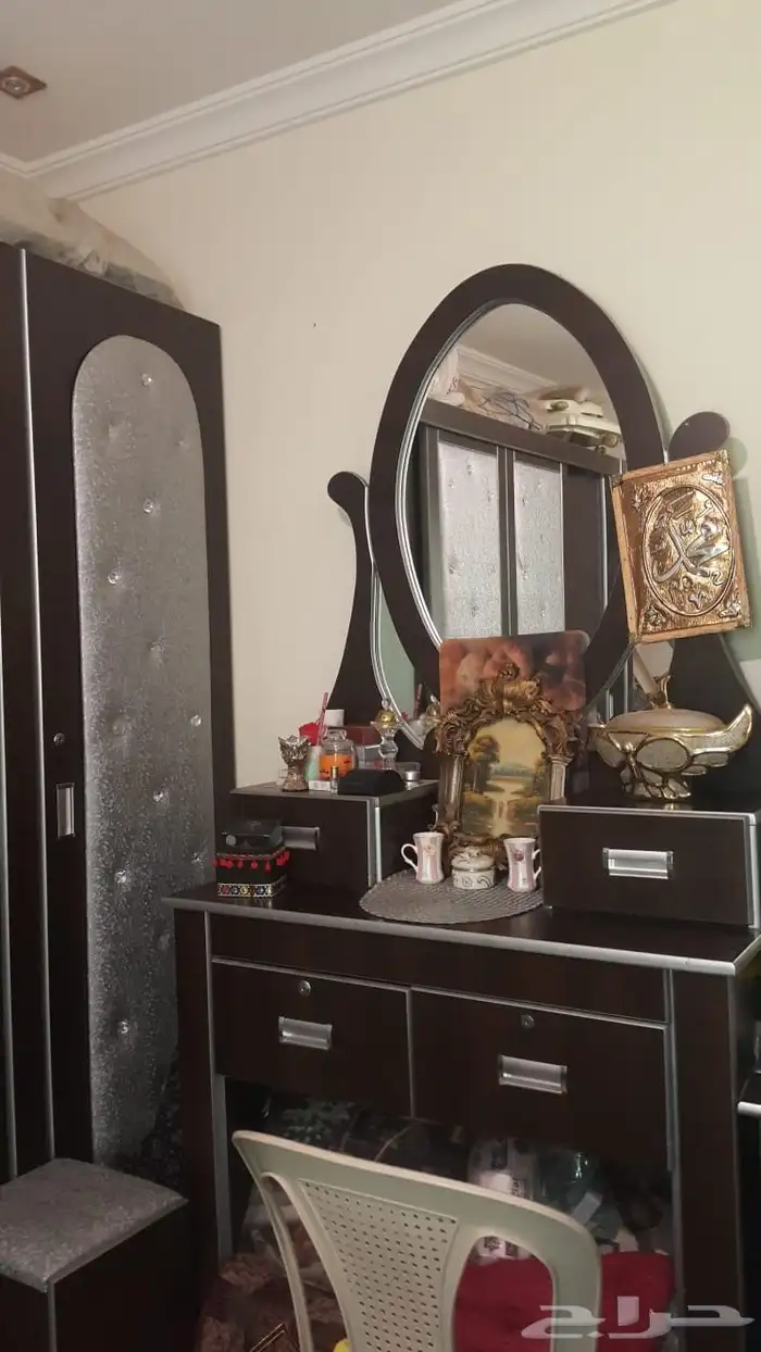 غرفة نوم للبيع بكامل ملحقاتها تفصيل نوعية خشب قوي اصلي 0