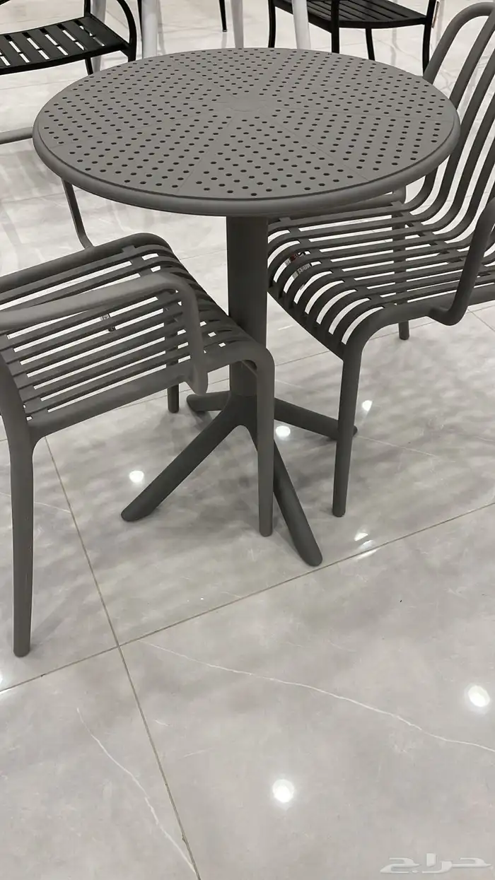 طاولة خارجية مفرده   طاولات خارجية مفرده 6