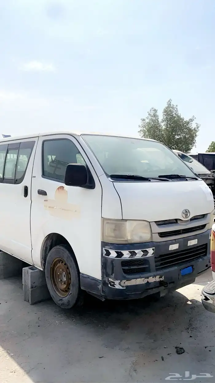 باص   تويوتا . باص 1