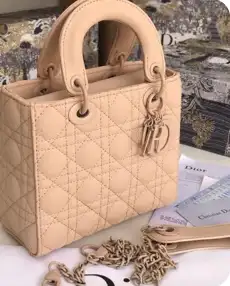 شنط نسائية تقليد ماركة هاي كواليتي مع ملحقات الشنطة 63