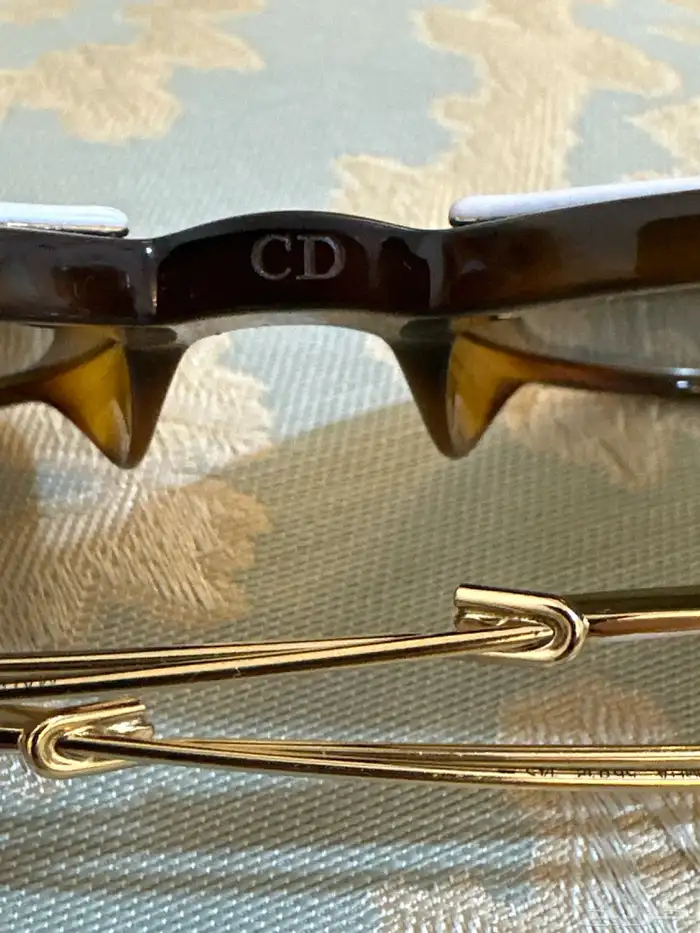 ماركات عالميه فخمه 22