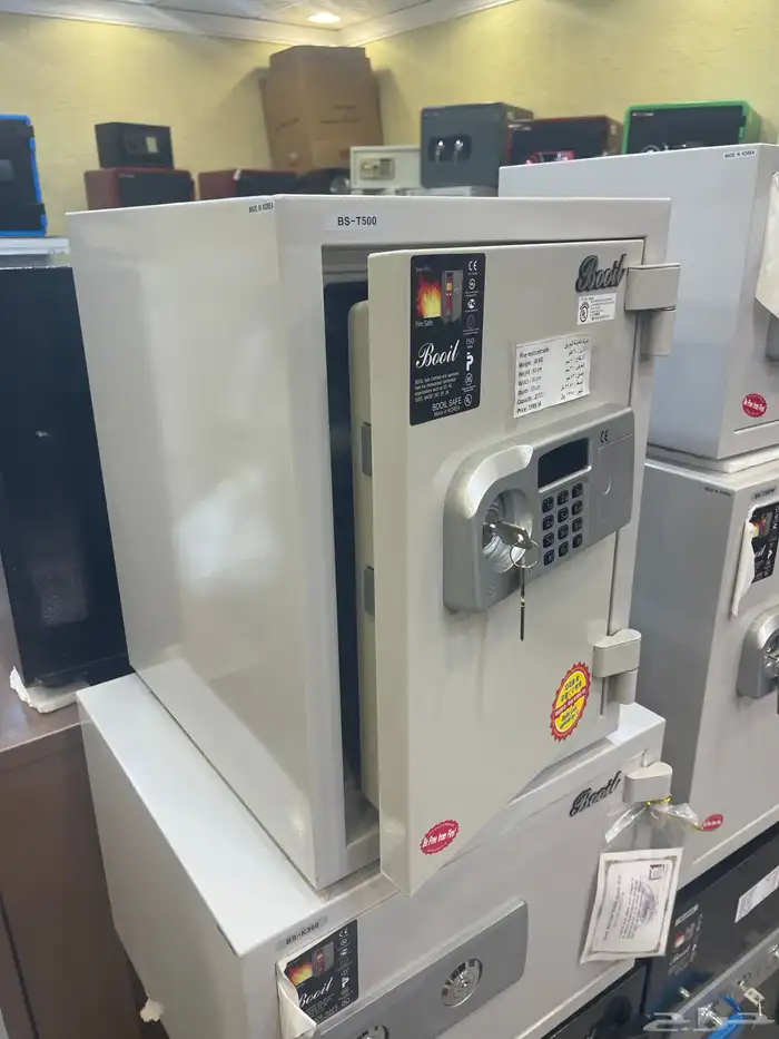 خزنة نقود ( توصيل مجانا ) 24