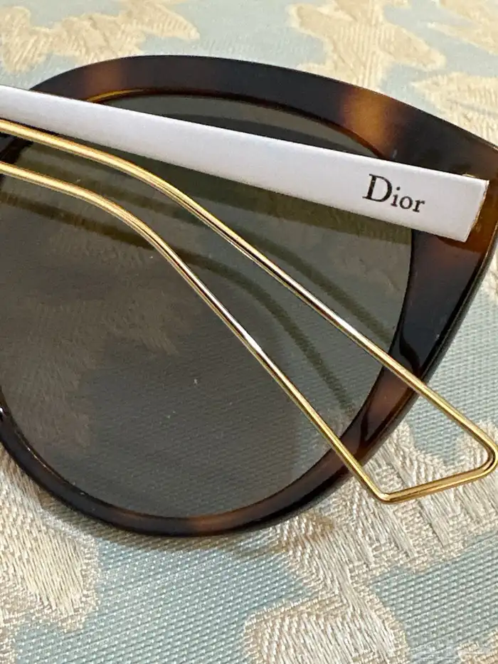 ماركات عالميه فخمه 23