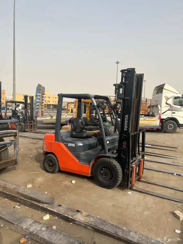 رافعة شوكية فوركلفت للايجار تاجير رافعات ايجار رافعة شوكية 0