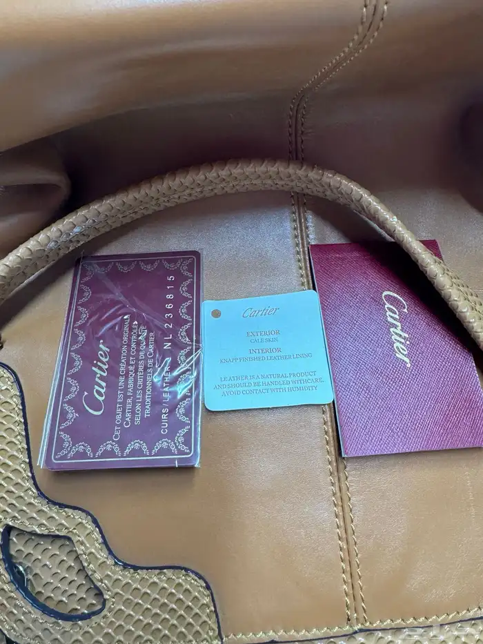 شنطه نسائيه كارتير 3
