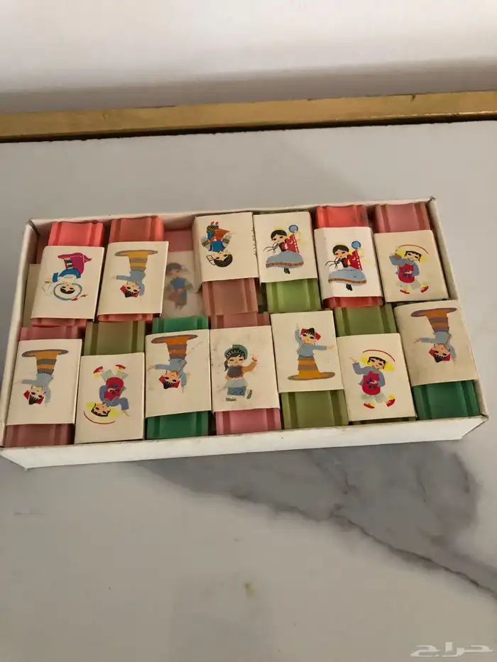 تراثيات مسجلات قديمة وادوات مدرسية قديمة 6