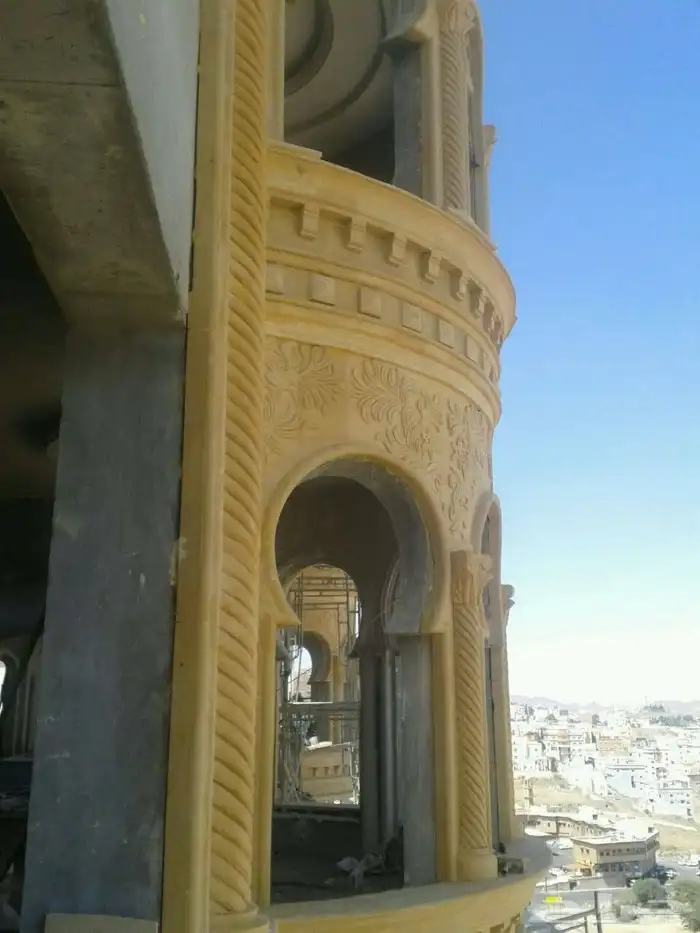 مؤسسة صخور الكون تنفيذ حجر سرميك و جي آر سي 12
